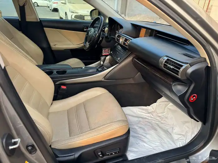 لكزس is350 2015 سعودي 20