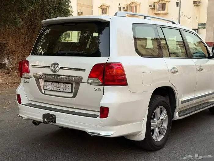 لاندكروزر 2013 GXR3 فل كامل بريمي 11