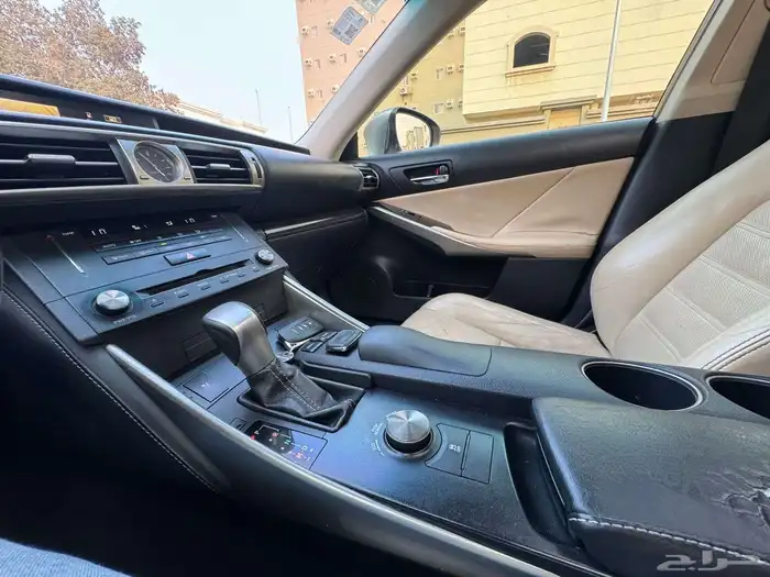 لكزس is350 2015 سعودي 18