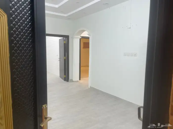 شقة للإيجار في بهر مقابل الكلية التقنية 7