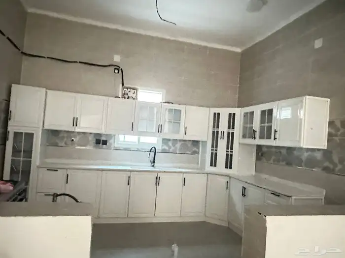 للبيع دولاب مطبخ ومكيفات 10