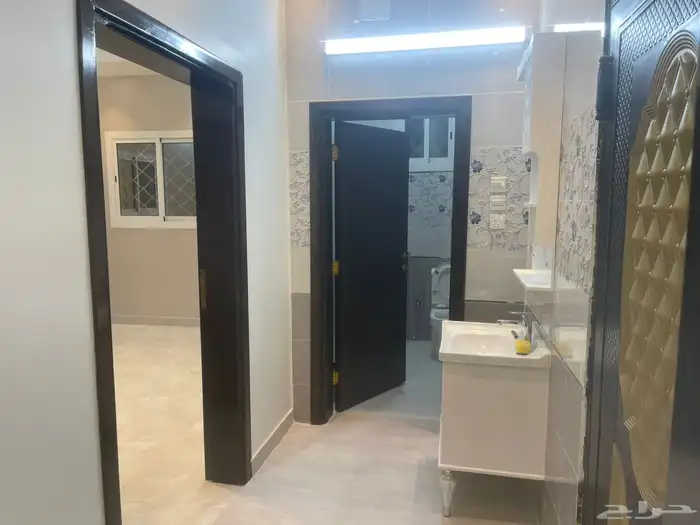 شقة للإيجار في بهر مقابل الكلية التقنية 5