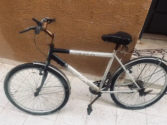 طاولة ومكيف وسيكل وبراده 3