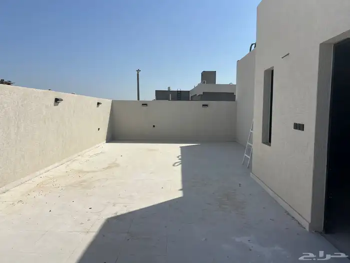 فيلا مستقلة على شارعين مروج السلطان 6