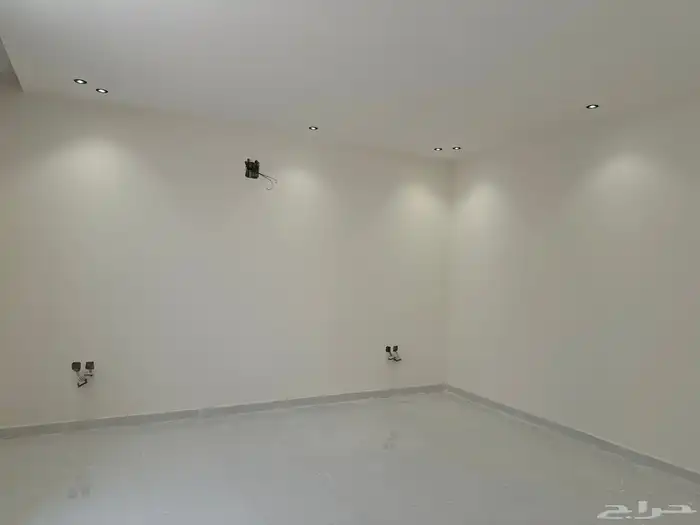 استراحات غرف عزاب للإيجار في حي الرمال 0