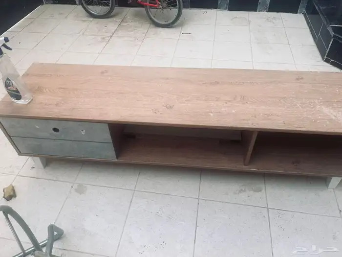 طاولة ومكيف وسيكل وبراده 2