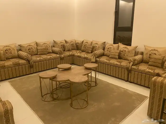 كنب الابيض 3اكبر 2 اصغر 1