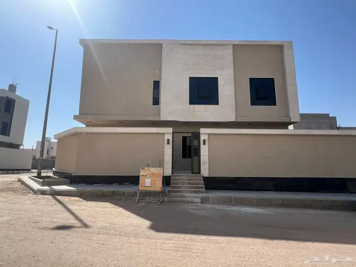 فيلا مستقلة على شارعين مروج السلطان 1