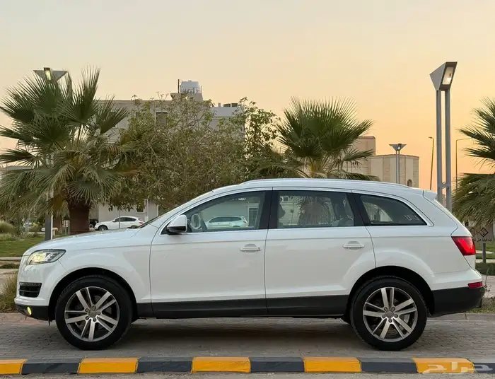 اودي جيب Q7 فل كامل 2013 نظيف جدا 3