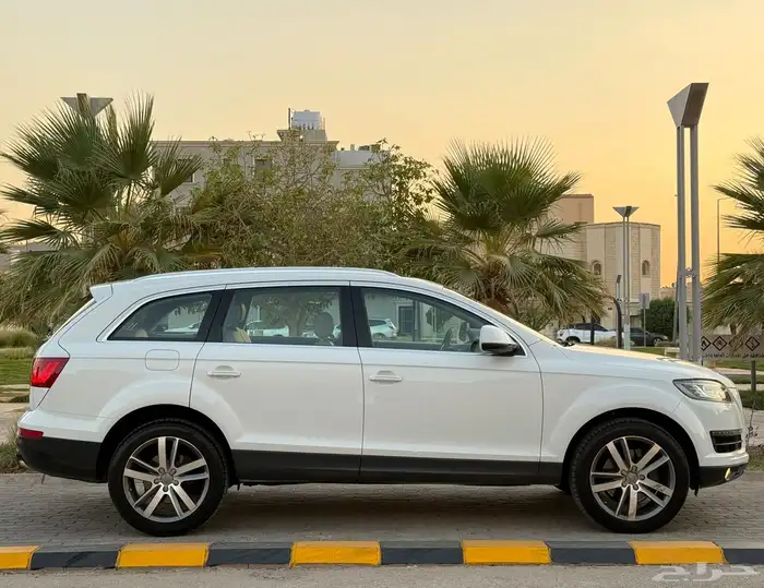 اودي جيب Q7 فل كامل 2013 نظيف جدا 13