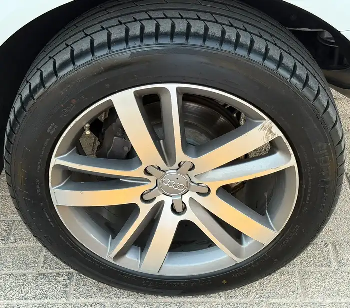 اودي جيب Q7 فل كامل 2013 نظيف جدا 21