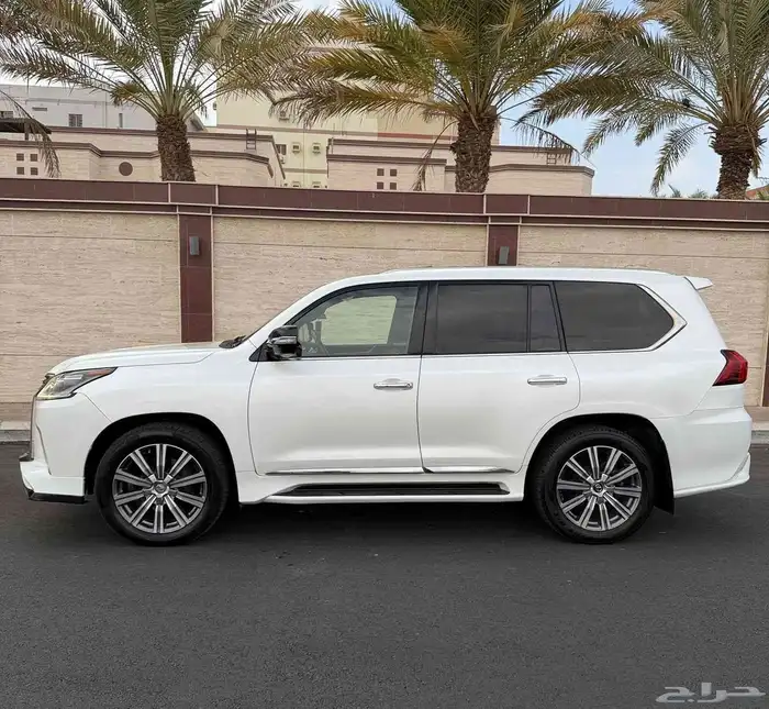 لكزس 2017 LX570 فل DD سعودي 10