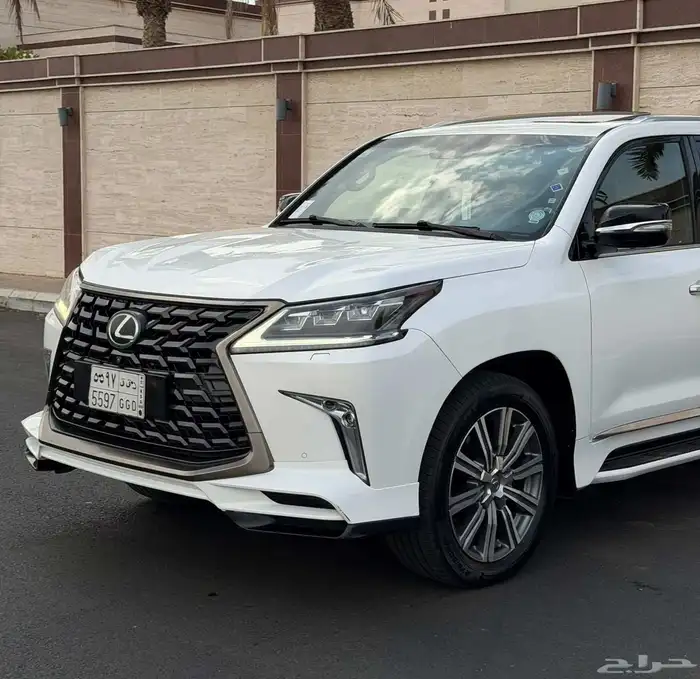 لكزس 2017 LX570 فل DD سعودي 5