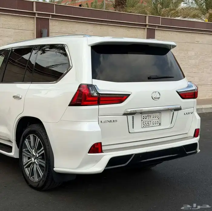 لكزس 2017 LX570 فل DD سعودي 7