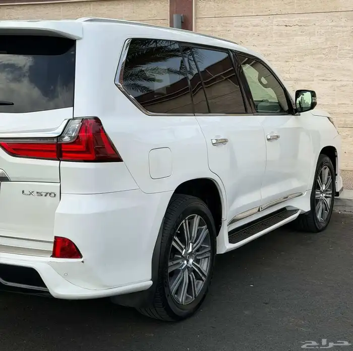 لكزس 2017 LX570 فل DD سعودي 14