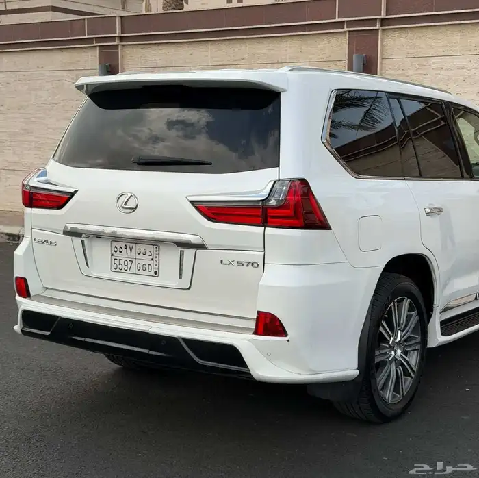 لكزس 2017 LX570 فل DD سعودي 11