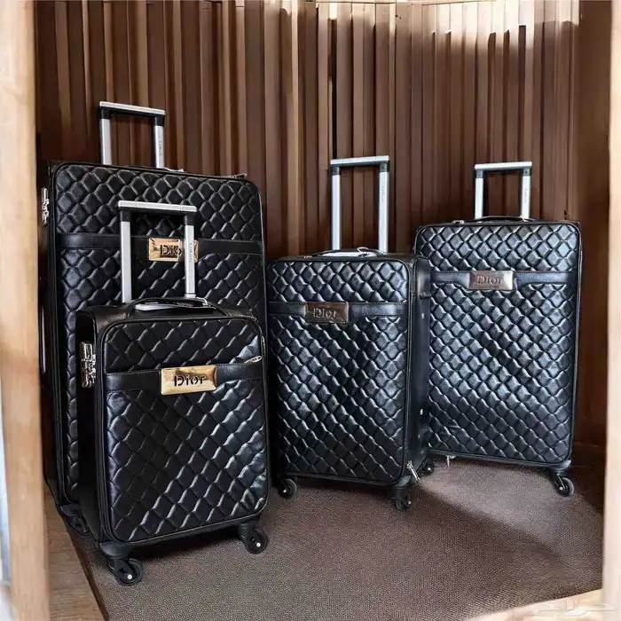 شنطه سفر أنواع ممتازه 0