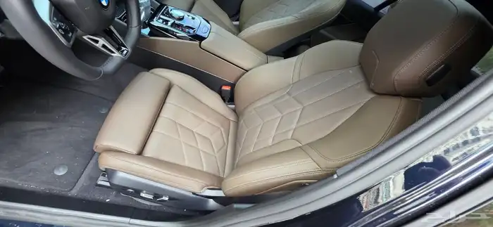 مملوكة لدي العصيمي قيد الشحن _ BMW 520i MKIT _ 2025 5