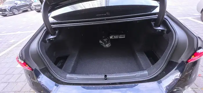 مملوكة لدي العصيمي قيد الشحن _ BMW 520i MKIT _ 2025 11