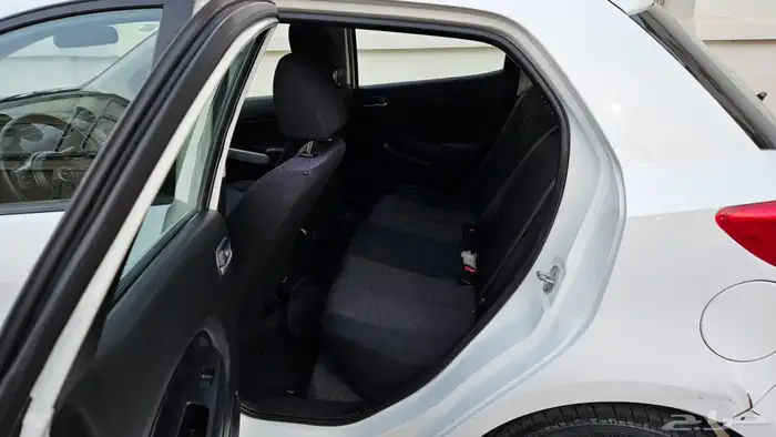 مازدا 2 ممشى قليل وبحالة نظيف 9