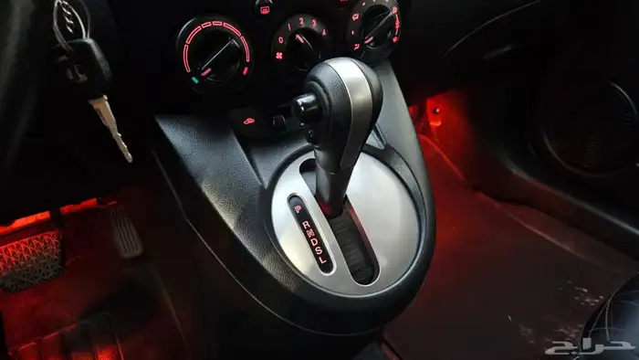 مازدا 2 ممشى قليل وبحالة نظيف 15