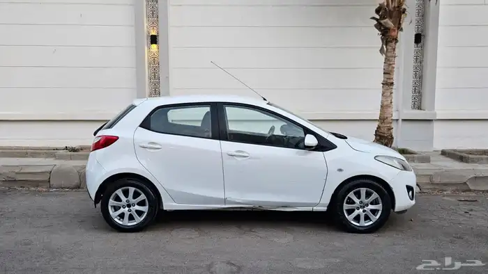 مازدا 2 ممشى قليل وبحالة نظيف 3