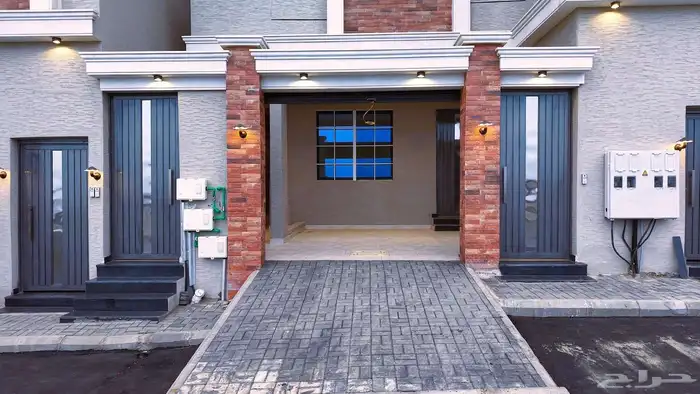 للبيع شقة دور أرضي مع مدخل سياره قريبه من طريق أبها الخميس 2