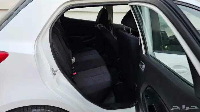 مازدا 2 ممشى قليل وبحالة نظيف 11