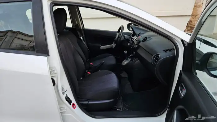 مازدا 2 ممشى قليل وبحالة نظيف 10