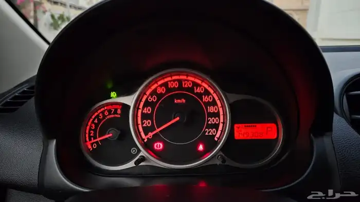 مازدا 2 ممشى قليل وبحالة نظيف 16