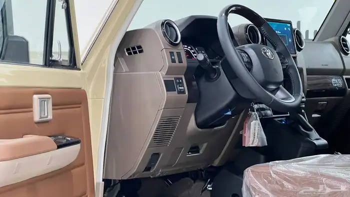 تويوتا ربع V6.2025فل كامل رفرف بريمي بنزين40عام. 7