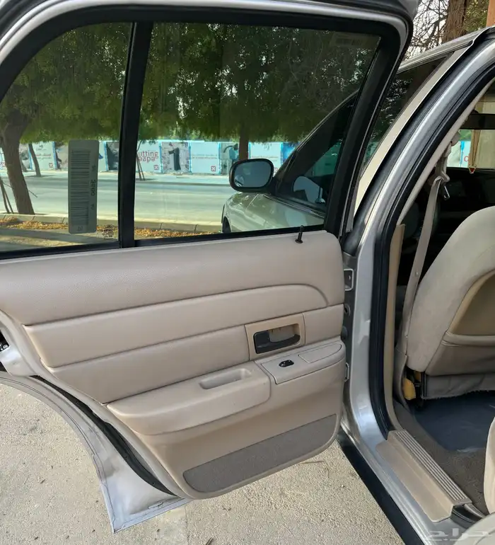 فورد فكتوريا 2005 17