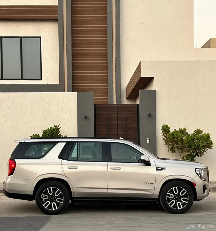 جي ام سي يوكن 2023 - AT4 5