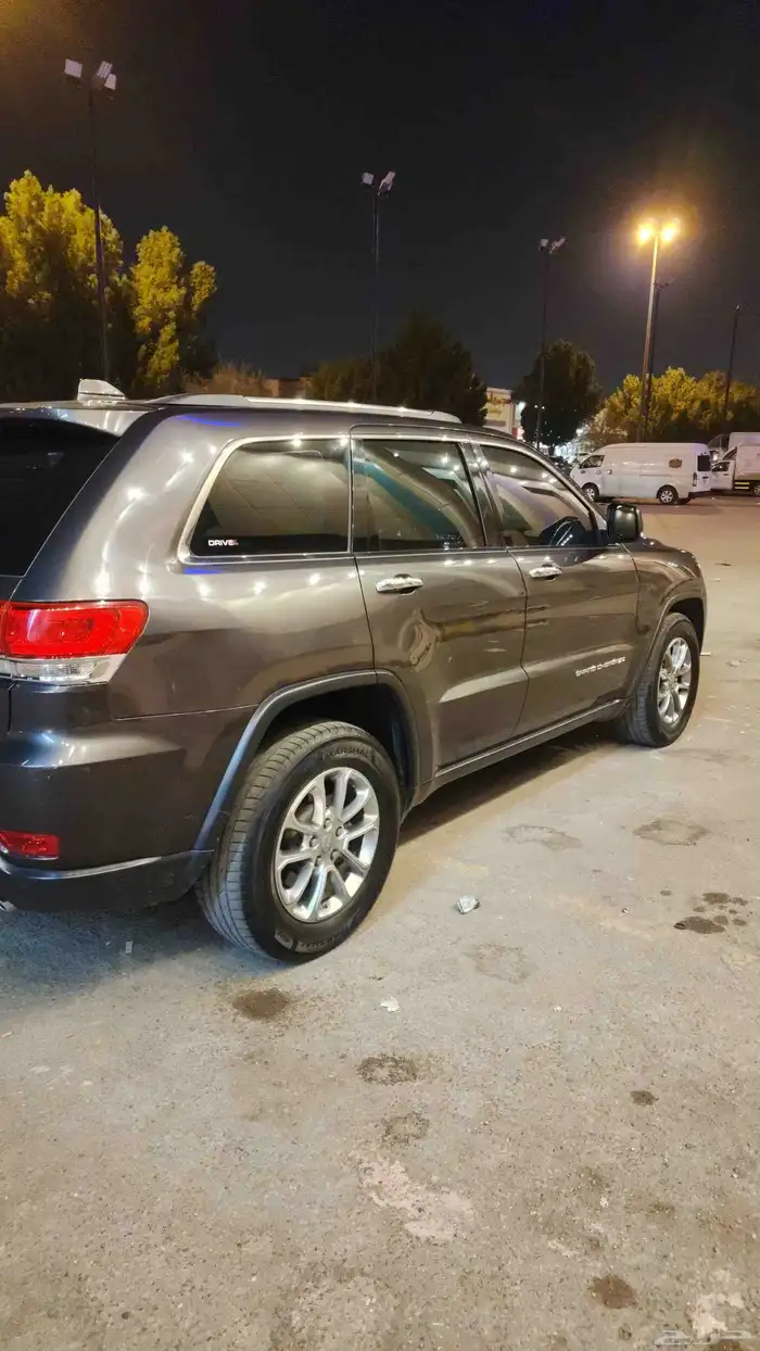 جيب جراند شيروكي ليمتد دبل 2015 V8 نظيف ماشاءالله 2