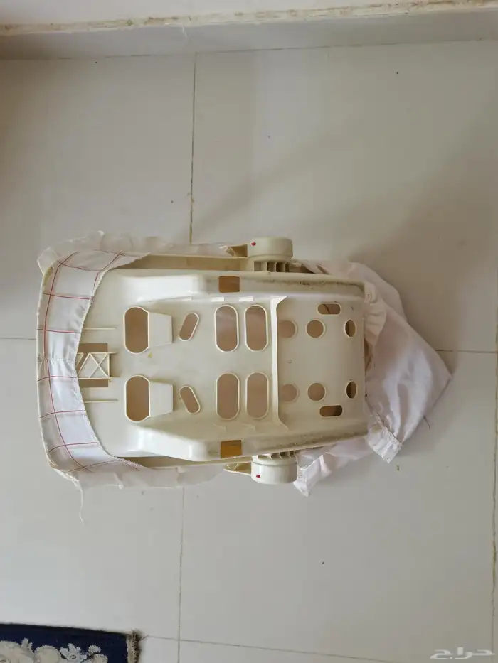 كرسي أطفال للسياره و كرسي أطفال 1