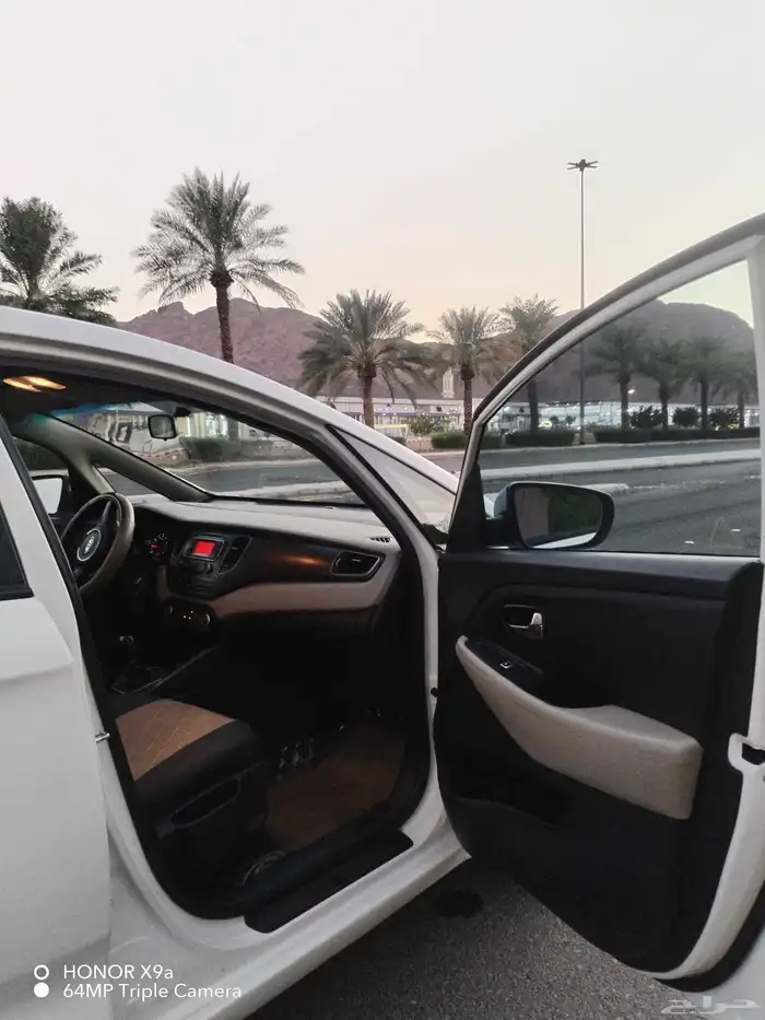 كيا كارينز 2014 16