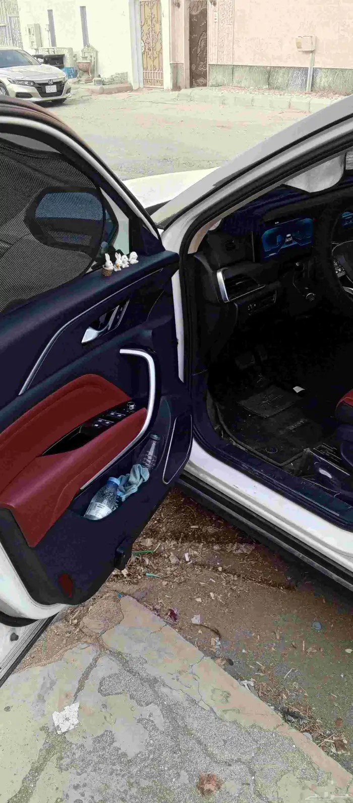 T77 2021 مستعملة ممشى 45562 للبيع قير أوتوماتيك بنزين ال 3