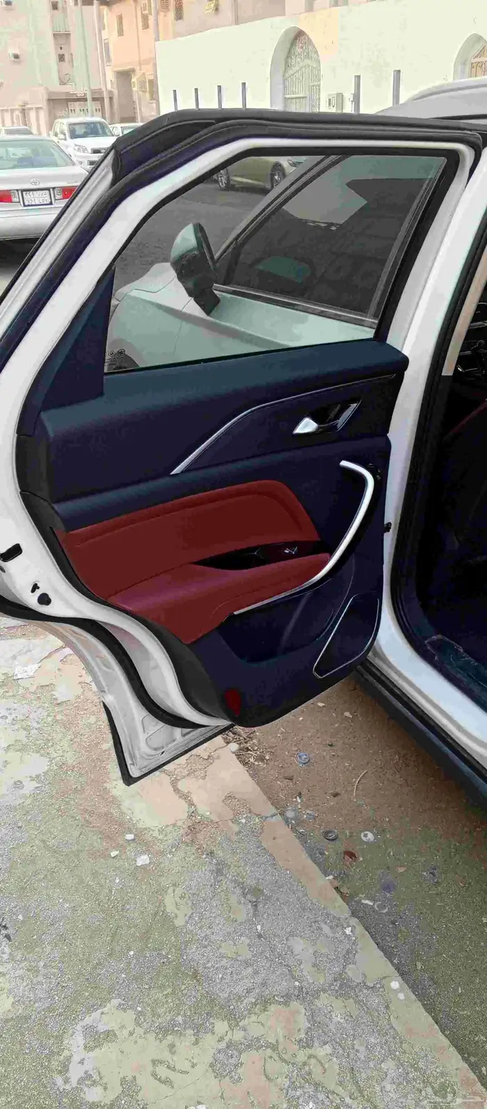 T77 2021 مستعملة ممشى 45562 للبيع قير أوتوماتيك بنزين ال 6