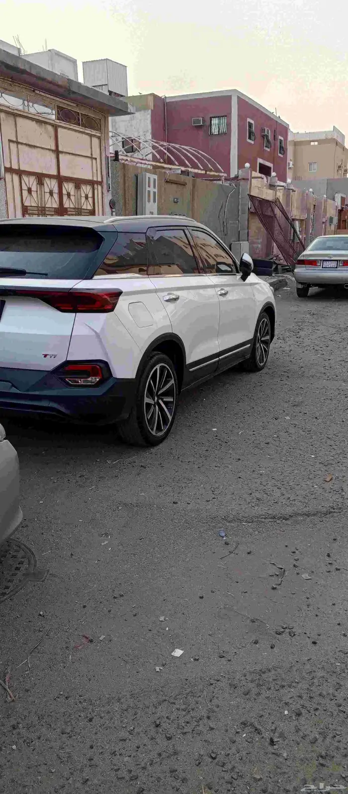 T77 2021 مستعملة ممشى 45562 للبيع قير أوتوماتيك بنزين ال 22