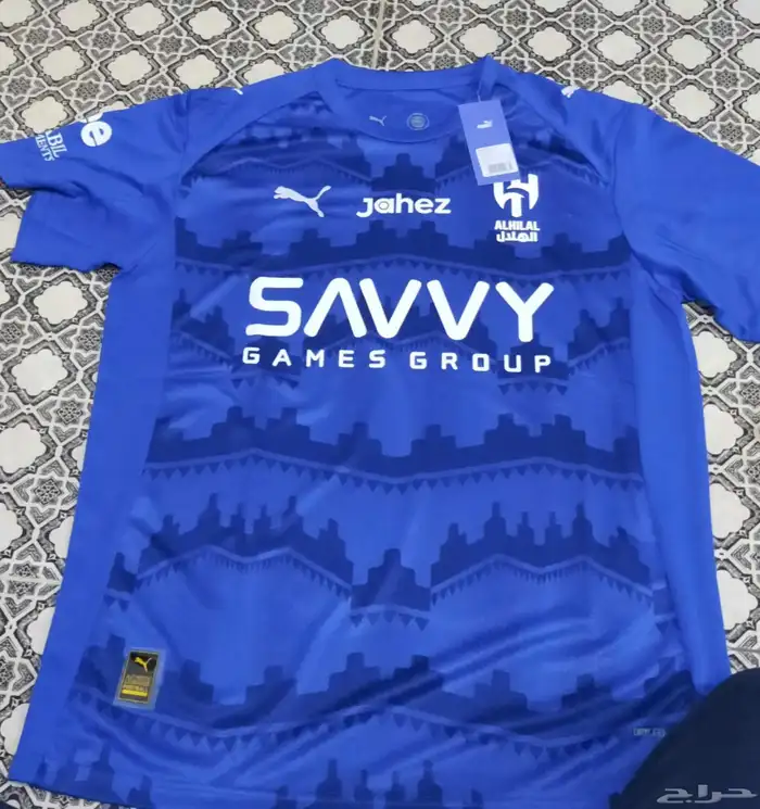 تيشيرتين الهلال للبيع 1