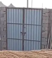 باب هنقر حديد 3 متر في 3 متر ممتاز جدا 0