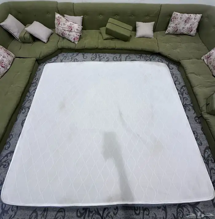 مرتبة سرير نفرين بحاله ممتازه 1