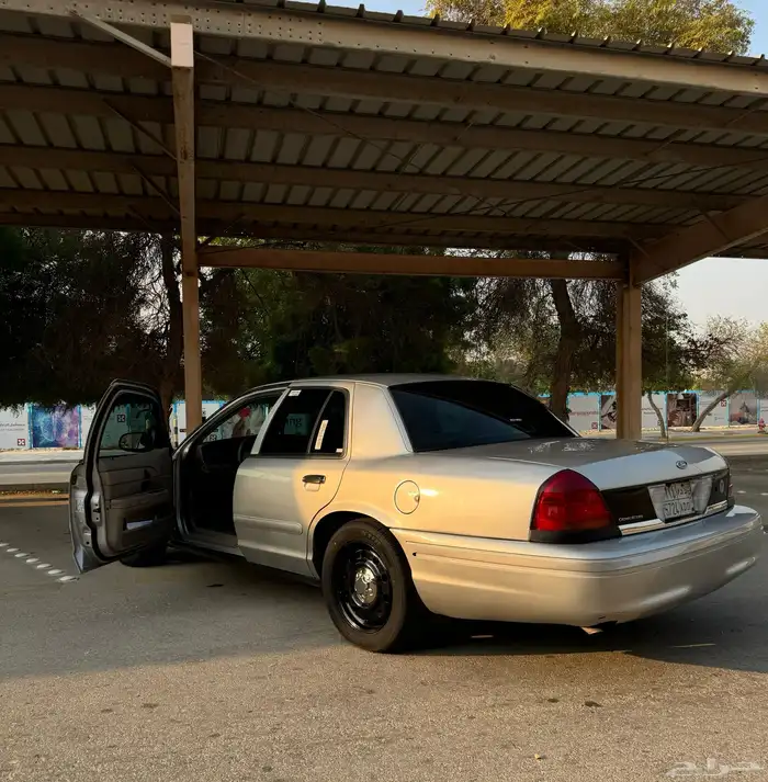 فورد فكتوريا 2005 6