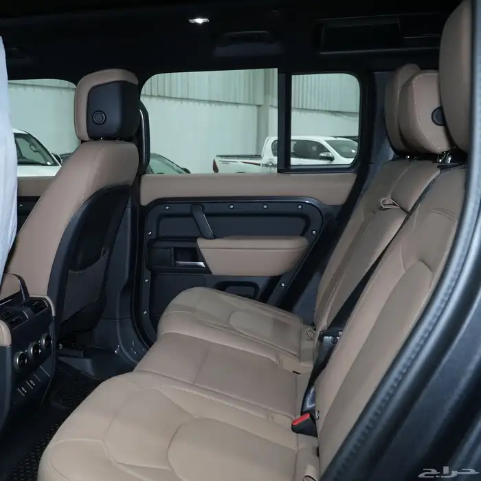 لاندروفر ديفندر SE 110 V4 موديل 2026 7