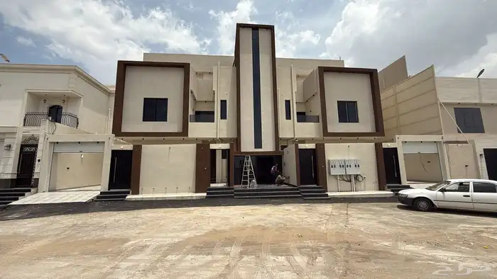 للبيع دور أرضي بحوش وشقه علويه بسطح حي الزهور المحاله ابها 0