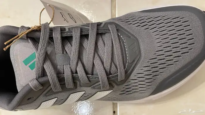 حذاء اديداس مقاس 40 للبيع 7