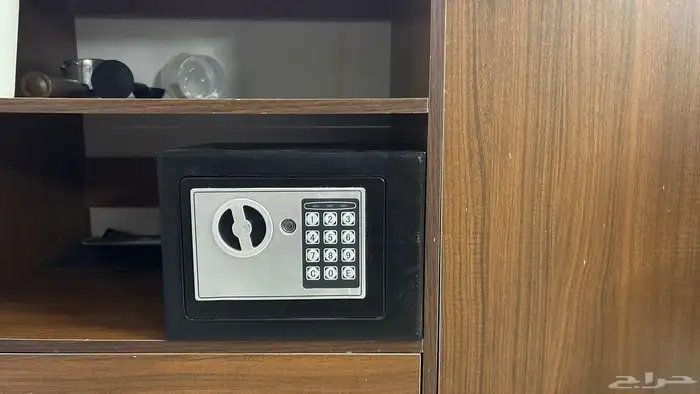 خزنة عملية وسهلة التنقل لحفظ المقتنيات الشخصية 2