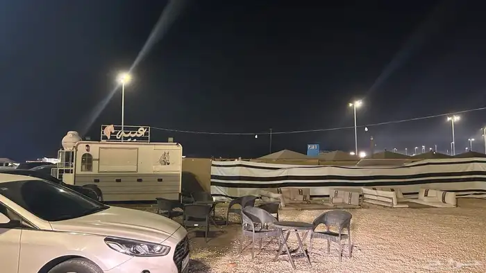 للبيع فود ترك بملحقاته . 3