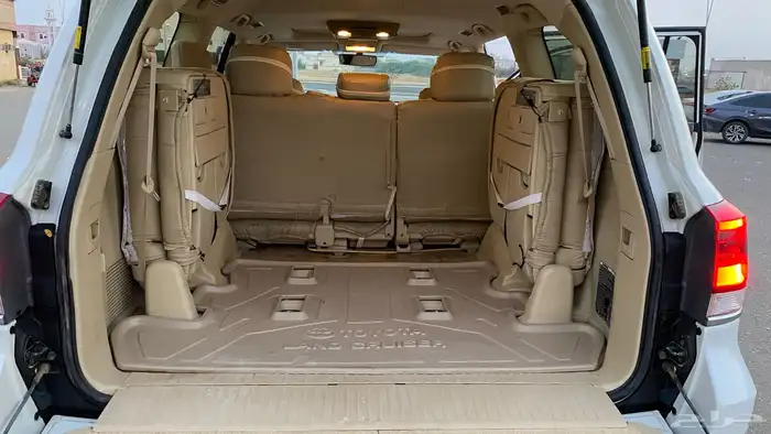 لاند كروزر 2016 مخزن مالك اول 11