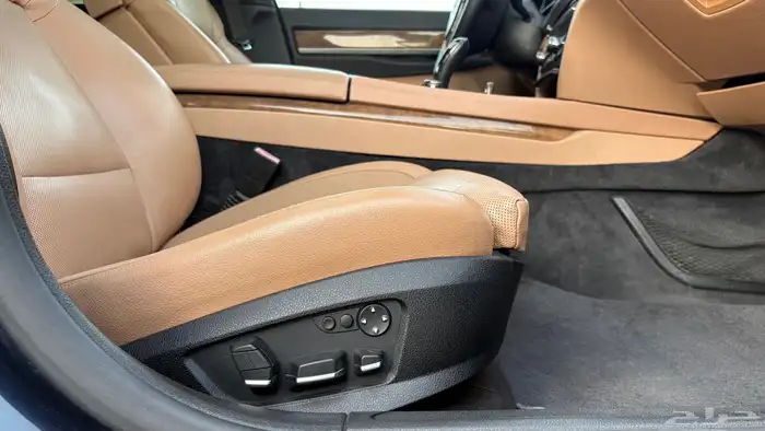 بي ام دبليو 740Li 2010 ( ممشى قليل ) 40
